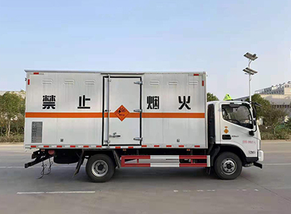 定日爆破器材运输车